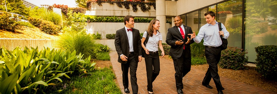 mba-professional-students-walking_940_320_90_c1 mba-professional-students-walking_940_320_90_c1